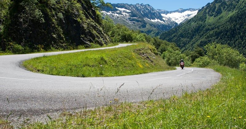 Maîtriser la technique de passage en virage lent pour débutant